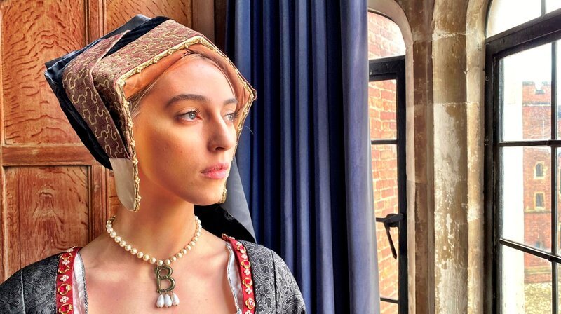 Hampton Court Palace – Model in Anne Boleyn’s dress – Bild: phoenix/​ZDF