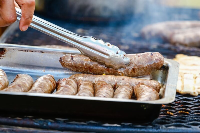 Close up of traditional south african boerewors /​ sausage on the braai /​ barbecue – Bild: Shutterstock /​ Shutterstock /​ Copyright (c) 2016 Dewald Kirsten/​Shutterstock. No use without permission.