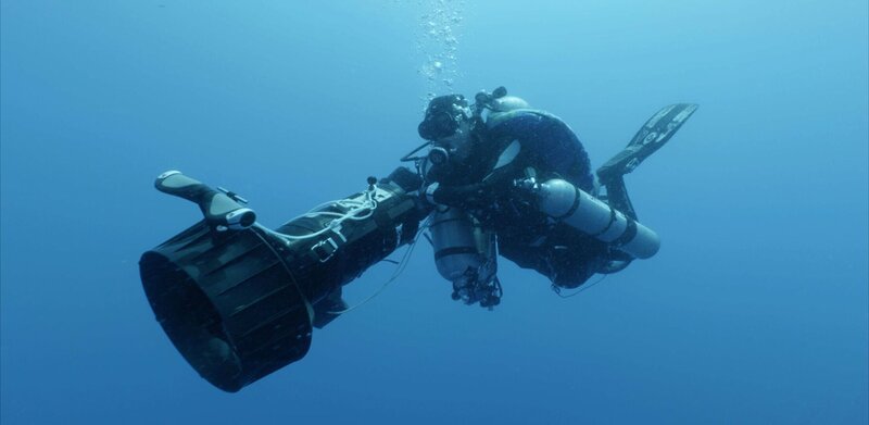 Ein Taucher erkundet die Unterwasserwelt – Bild: THE HISTORY CHANNEL /​ A+E Networks