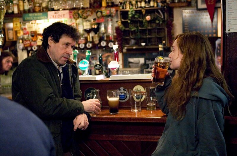 L-R: Martin (Stephen Rea) and Anne (Lotte Verbeek). – Bild: WDR/2009 Rinkel Film & TV Productions BV, VPRO, Fastnet Films L-R: Martin (Stephen Rea) and Anne (Lotte Verbeek). – Bild: WDR/2009 Rinkel Film & TV Productions BV, VPRO, Fastnet Films