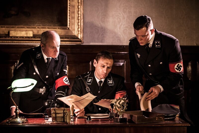 Reinhard Heydrich (Daniel Chapple, m.) – Bild: ZDF und Andrew Hayes-Watkins/​Andrew Hayes-Watkins