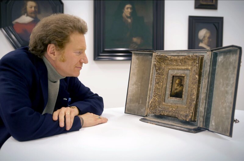 Der Kunstsammler Thomas Kaplan mit Rembrandts „Büste eines bärtigen alten Mannes“ – Bild: Darin Quan / © Ion Casado Der Kunstsammler Thomas Kaplan mit Rembrandts „Büste eines bärtigen alten Mannes“ – Bild: Darin Quan / © Ion Casado
