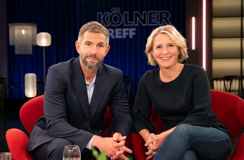 Die Moderatoren Susan Link und Micky Beisenherz. – Bild: WDR/​Melanie Grande