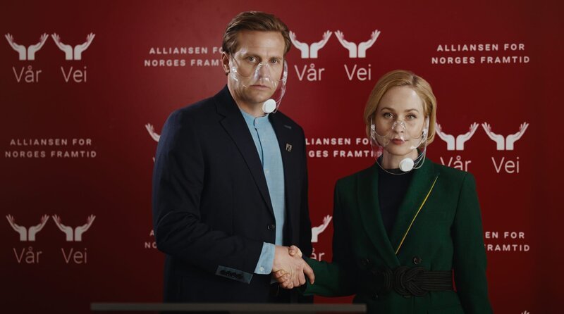 Premierminister Heyerdahl (Tobias Santelmann) und seine Stellvertreterin Ingvild (Rebekka Nystabakk, re.) – Bild: ARD Degeto/​Maipo Film/​Viaplay Group/​L