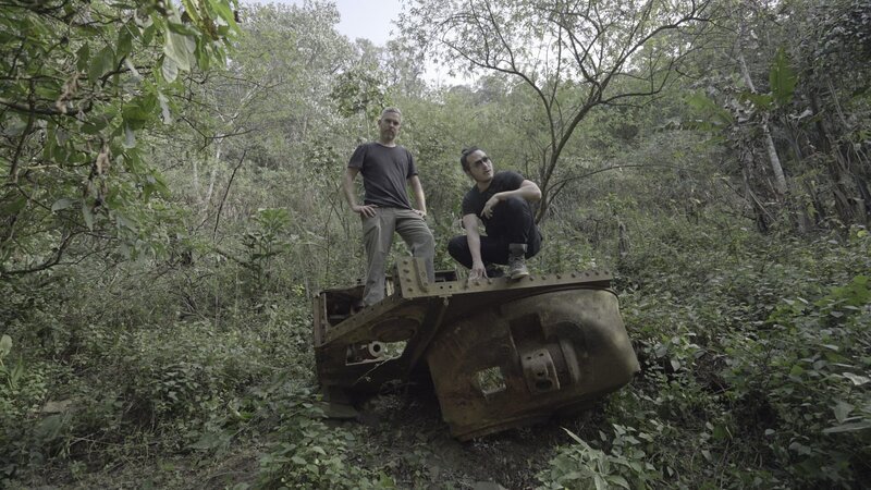 CHIN STATE, MYANMAR – Sam and Robert Joe stand on an overturned M3 Lee tank, which was used by the British to great effect in order to change the fortunes of the Burma Campaign.  (photo credit: FIC Singapore/​Lau Hon Meng) – Bild: FIC Singapore