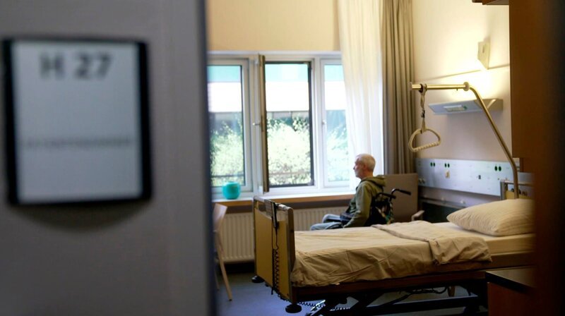 Mark-Roger Badel war acht Wochen lang auf der Palliativstation in der Asklepiosklinik in Hamburg St. Georg. – Bild: NDR