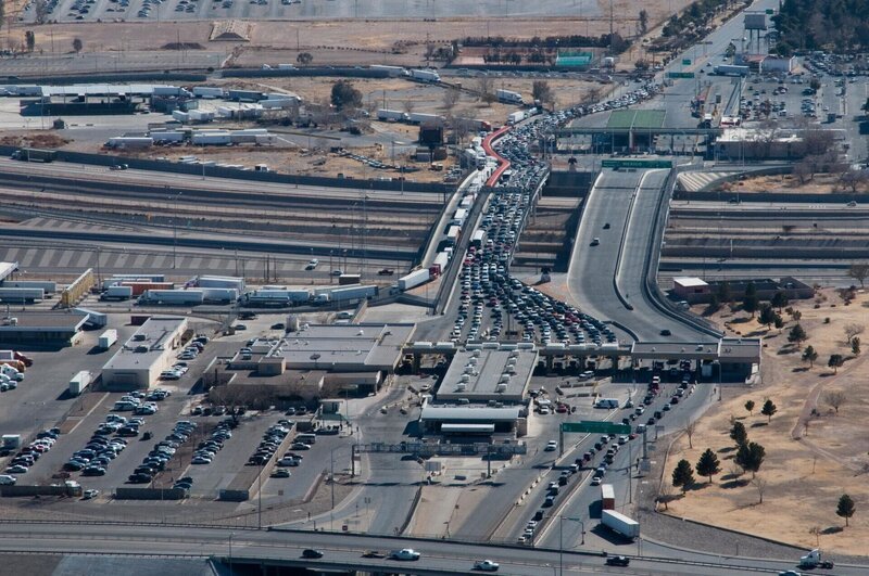 El Paso, TX: A birds eye view of the Port of Entry. – Bild: 2015 National Geographic Partners, LLC. All rights reserved. Lizenzbild frei