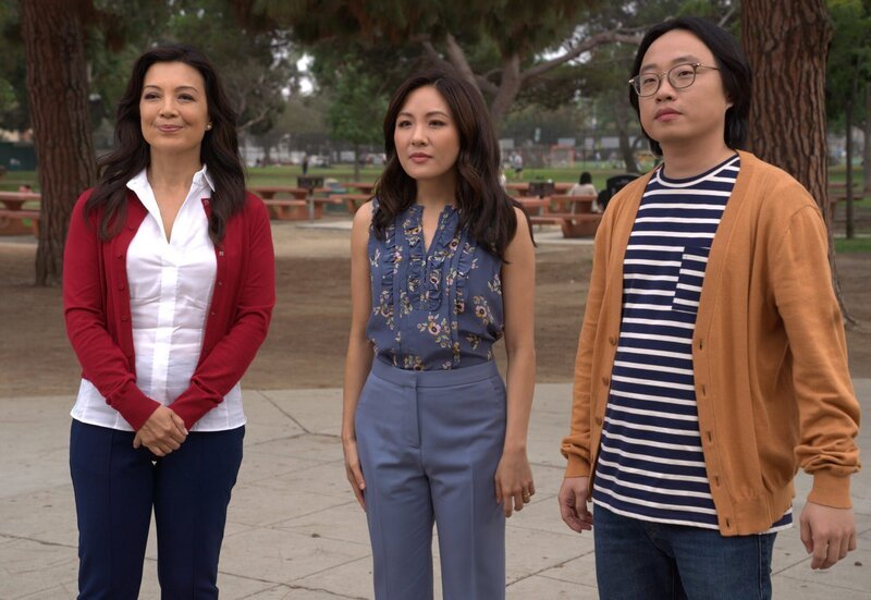 (v.l.n.r.) Elaine (Ming-Na Wen); Jessica Huang (Constance Wu); Horace (Jimmy O. Yang) – Bild: 2018–2019 American Broadcasting Companies. All rights reserved. Lizenzbild frei
