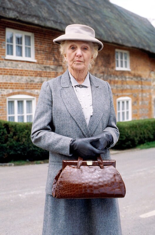 ONE MISS MARPLE, „Mord im Pfarrhaus – Teil 1“, am Mittwoch (17.04.24) um 20:15 Uhr. Miss Marple (Joan Hickson) Kann auch für Folge 2 (am 17.04.2024 um 21:05 Uhr) verwendet werden. – Bild: WDR/​BBC 1986