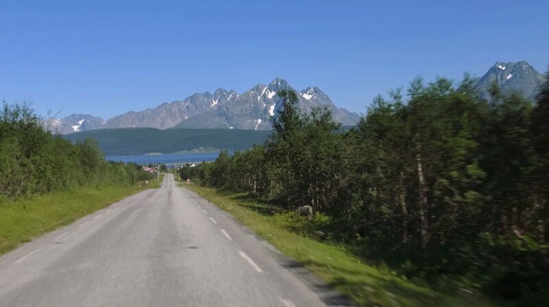 Norwegens Sehnsuchtsstraße führt von Bergen bis zur russischen Grenze im hohen Norden, immer an der Küste entlang. – Bild: NDR/​MIRAMEDIA GmbH