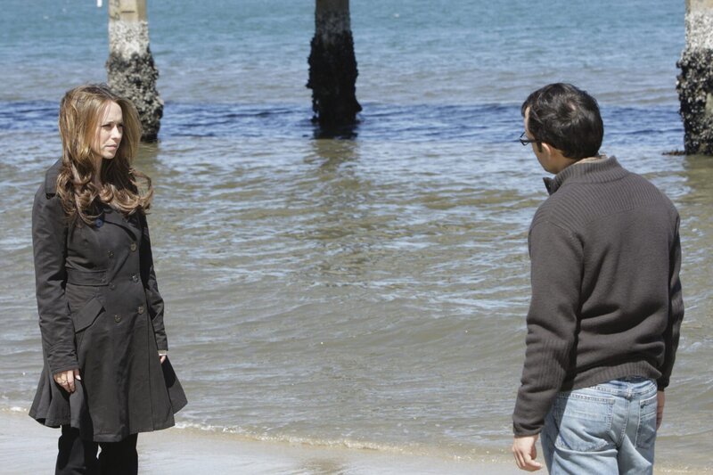 Endlich öffnet sich Justin Yates (Omid Abtahi, r.) Melinda (Jennifer Love Hewitt, l.) und bittet sie um Hilfe … – Bild: ABC Studios Lizenzbild frei
