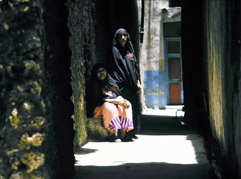 Eine Gasse in der Altstadt von Lamu – Bild: SWR/​SWR/​Früh