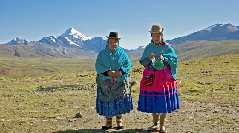 Anna-Lia Gonzales und ihre Mutter Dora wollen den Huayna Potosí (6.088m) besteigen. – Bild: BR/​NDR/​dmfilm/​Manfred Uhlig/​Manfred Uhlig