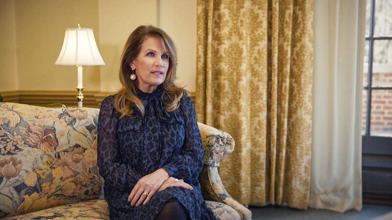 Michele Bachmann, Dekan der evangelikalen Regent University, ist eine Überzeugte Anhängerin Donald Trumps. – Bild: ORF/​Artline Films