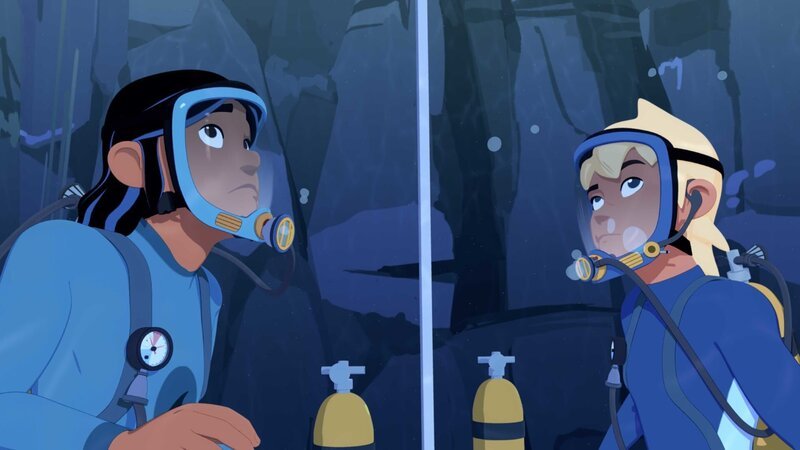 Auru und Yann tauchen an einem Seil in die Tiefe des Meeres. Sie haben den Auftrag, eine Opfergabe am tiefsten Punkt abzulegen. – Bild: ZDF/​Media Valley/​Marzipan Films/​TF1/​Gaumont Animation