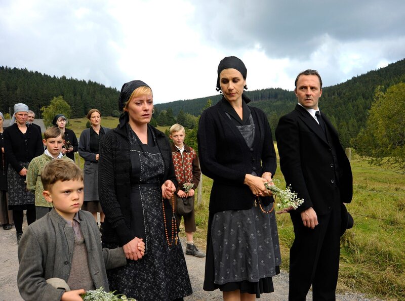 Wiedersehen mit einem Fremden – Bild: ZDF und SWR/​Peter Hollenbach.