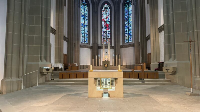 Der katholische Gottesdienst wird heute aus der Stadtpfarrkirche Herz Jesu in Bad Kissingen ausgestrahlt. – Bild: ZDF und Sabrina Sieber