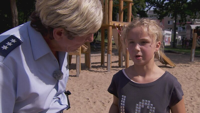 Auf Streife 427 Mutter Schlägt Tochter In Der öffentlichkeit