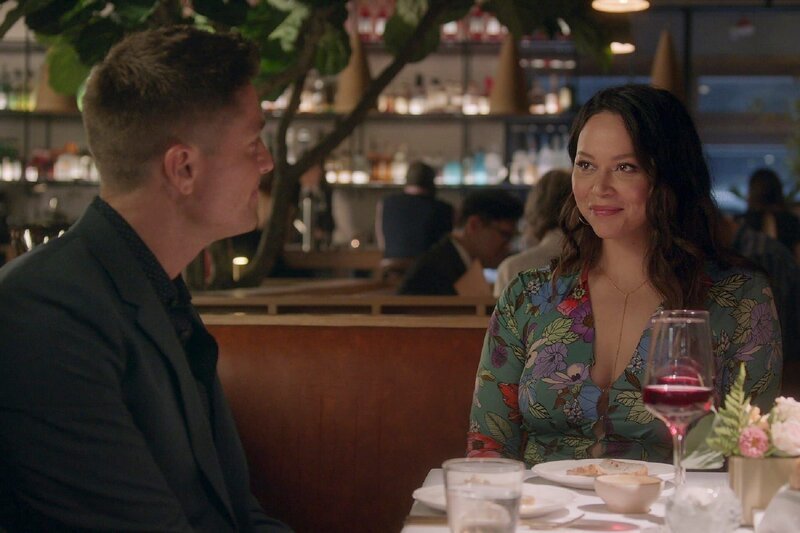 Tim Bradford (Eric Winter) und seine Kollegin Lucy Chen (Melissa O’Neil) haben endlich ihr erstes Date, das jedoch einige Komplikationen mit sich bringt. – Bild: ZDF und ABC./​ABC
