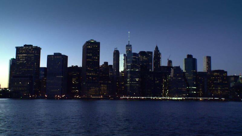 NEW YORK CITY, N.Y.- The New York sky line at night. – Bild: National Geographic Channels /​ Sally Griffiths