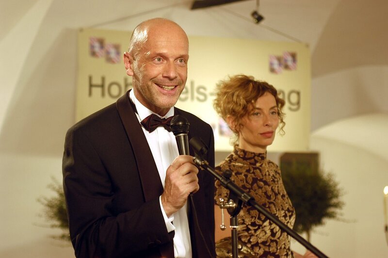 Christoph Moosbrugger (Konrad von Hohenfels), Teresa Harder (Marianne Bruckner). – Bild: ORF/​BEO-Film/​Marco
