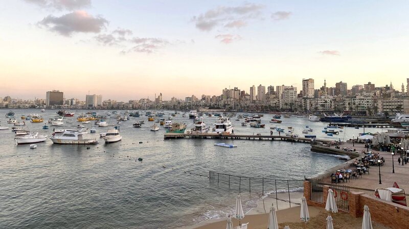 Die Hafenstadt Alexandria in Ägypten. – Bild: phoenix/​ZDF/​Nicola Albrecht