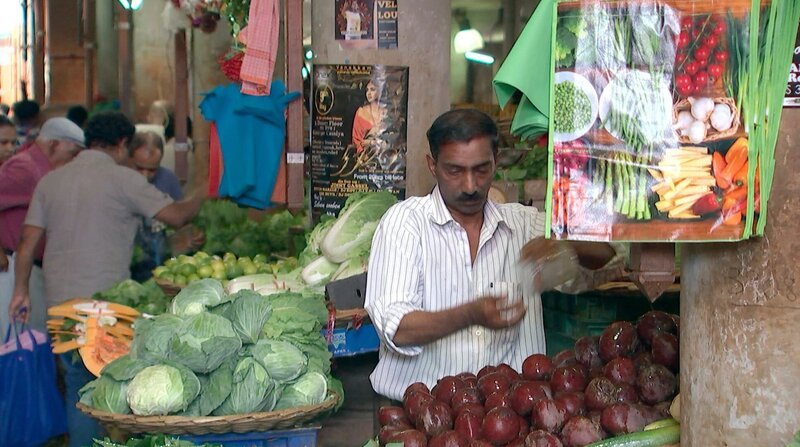 Auf dem Markt von Port Louis. – Bild: ZDF und HR.