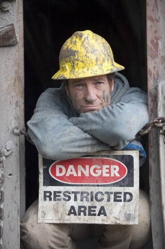 Mike Rowe of DIRTY JOBS during Rock Quarry episode in Monroe, WA. – Bild: 2012 Discovery Communications, Inc.