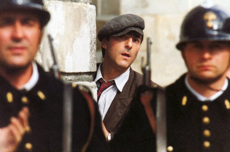 Bon voyage – Bild: ARTE F /​ © ARP/​France 2 Cinéma/​France 3 C /​ © ARP/​France 2 Cinéma/​France 3 Cinéma 2003