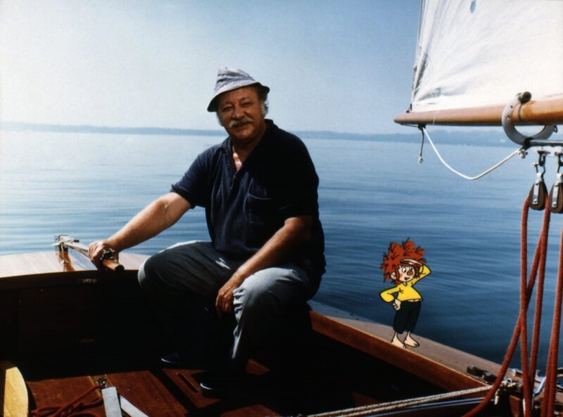 Pumuckl und Meister Eder (Gustl Bayrhammer) gehen segeln. – Bild: BR/​Infafilm/​Original-Entwurf „Pumuckl“-Figur: Barbara von Johnson
