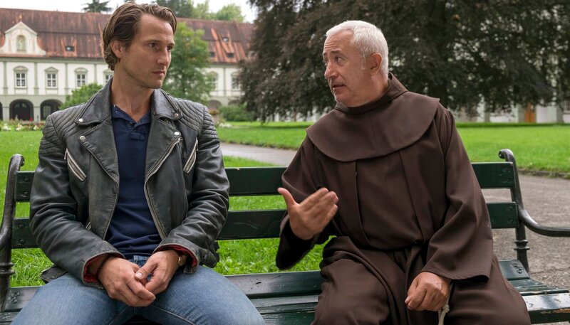 Arzt mit Nebenwirkung – Bild: ARD Degeto/​Erika Hauri