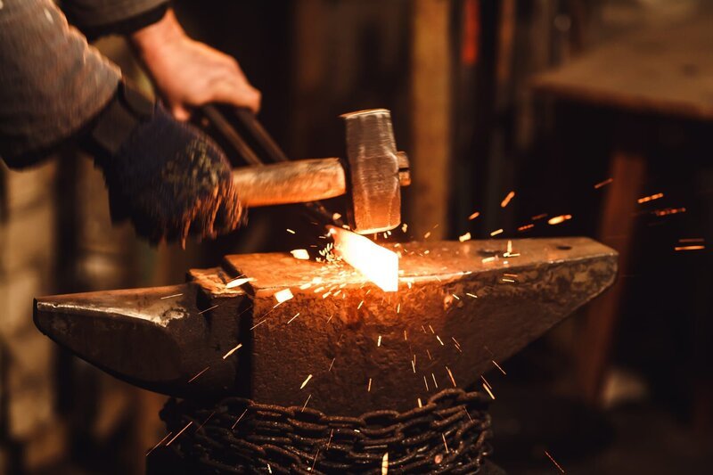 blacksmith, iron, forged iron – Bild: 2019 Marina Varnava/​Shutterstock
