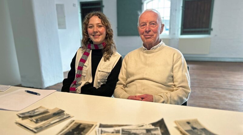 Jördis Krey, mit ihrem Großvater Dieter Eck – Bremen 1949, ist für ihn ein großer Abenteuerspielplatz in Ruinen. – Bild: Radio Bremen/​Kinescope