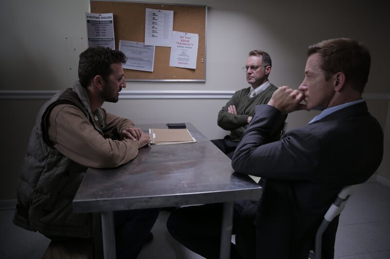 Ed Bergtold (Det. Roark) and Paul Darren (Det. Elm) interrogating Daniel Ian Joeck (Bill) – Bild: Investigation Discovery /​ Discovery Communications, LLC