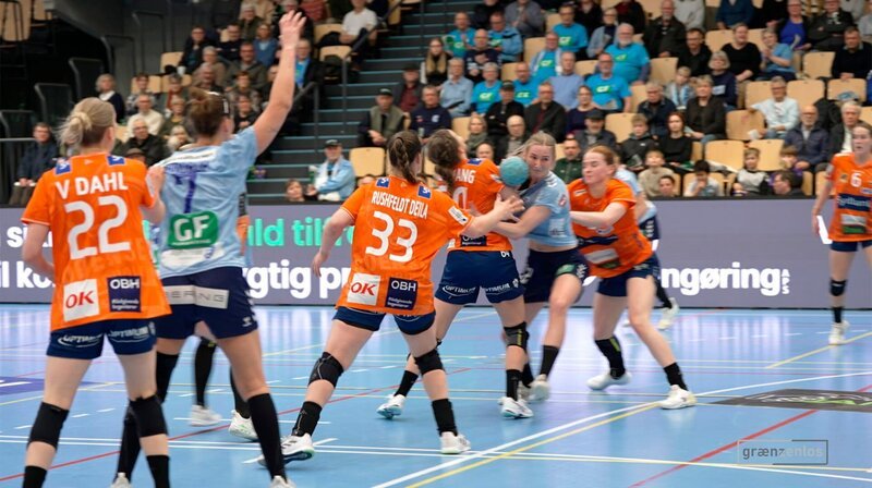 Gegen Favorit Odense gibt es kaum ein Durchkommen für die Handballdamen. – Bild: NDR
