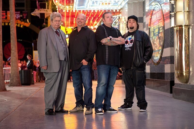 L-R: Richard Harrison, Rick Harrison, Corey Harrison, Austin „Chumlee“ Russell – Bild: 2013 A&E Networks, LLC. Lizenzbild frei