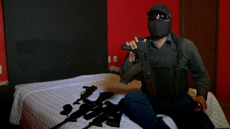 CANCUN, MEXICO- El Lobo, a cartel hit man. – Bild: Laura Balfour /​ National Geographic Channels