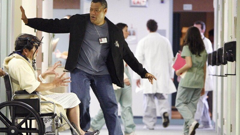 Dr. Ray Langston (Laurence Fishburne) verfolgt Dr. Jekylls blutige Spur, die in ein Krankenhaus führt. So kurz vor dem Ziel setzt Langston alles daran, den lang gesuchten Verbrecher zu stellen … – Bild: MG RTL D /​ CBS