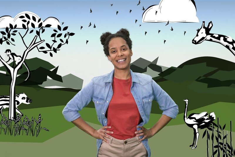 Pia (Amofa-Antwi) ist die neue Reporterin in der Format-Familie „Anna/​Pia und die wilden Tiere“. – Bild: KiKA