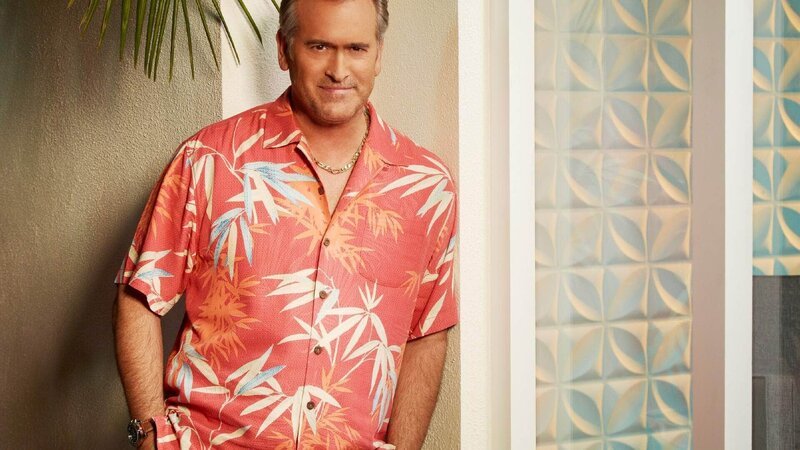 Sam Axe (Bruce Campbell) – Bild: TVNOW /​ © 2013 NBC Universal Entertainment Cable Group.