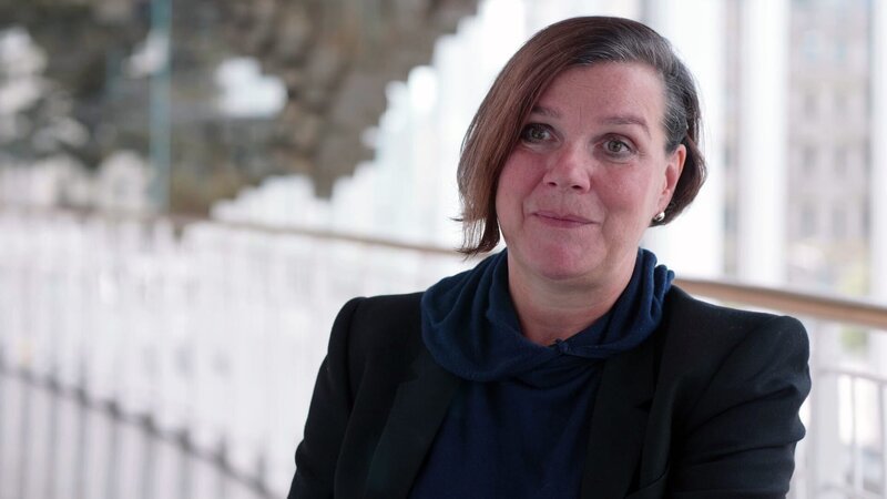 Die Regisseurin Claudia Bauer sieht den Regie-Beruf als geschlechtslos an und mˆchte nicht als ÑQuoten-Frauì gelten. – Bild: ZDF und Sven M¸ller. Die Regisseurin Claudia Bauer sieht den Regie-Beruf als geschlechtslos an und mˆchte nicht als ÑQuoten-Frauì gelten. – Bild: ZDF und Sven M¸ller.
