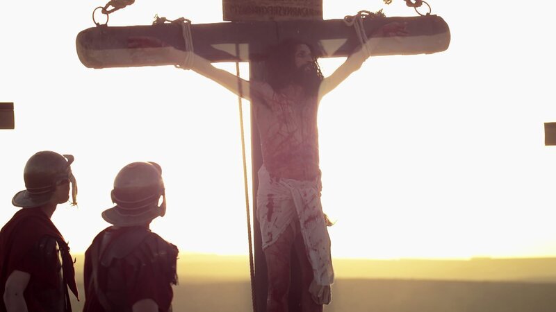 Für die Christen beweist Jesus, dass mit dem Tod nicht alles vorbei ist. Am dritten Tag steht er von den Toten auf. Eigentlich unglaublich. Eigentlich. – Bild: ZDF und Ronald Breitschuh (c) ZDF./​Ronald Breitschuh (c) ZDF