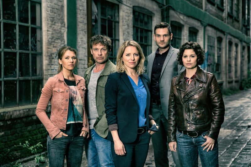 (v.l.n.r.) Vanessa Haas (Kerstin Landsmann); Hauptkommissar Matti Wagner (Pierre Besson); Hauptkommissarin Anna Maiwald (Diana Staehly); Jonas Fischer (Lukas Piloty); Lilly Funke (Tatjana Kästel) – Bild: ZDF