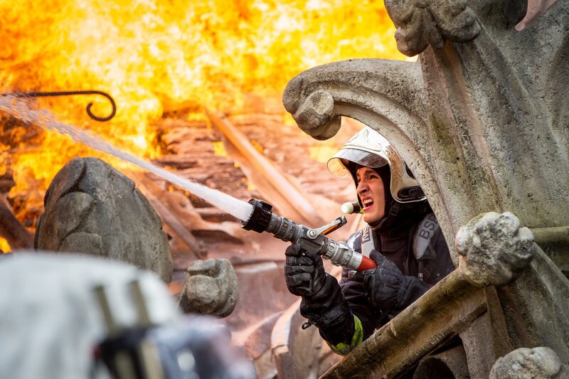 Notre-Dame in Flammen – Bild: ZDF und Mickaël Lefevre©BSPP.