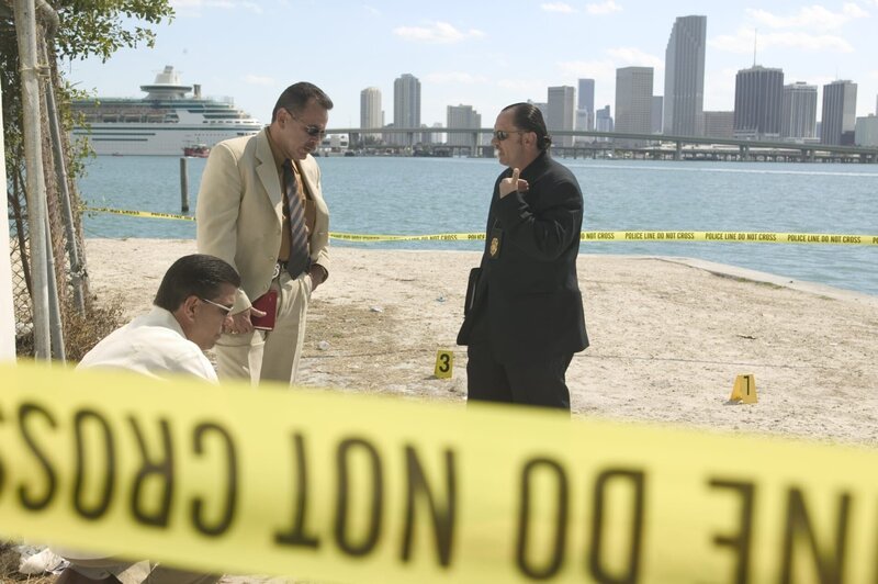 ie Dokumentationsreihe zeigt die spektakulärsten Fälle der amerikanischen Polizei, die alle eines gemeinsam haben: Sobald sie an einen Tatort gerufen werden, beginnt für die Ermittler ein Wettlauf mit der Zeit. Finden sie in den ersten 48 Stunden keinen entscheidenden Hinweis, verringert sich ihre Chance, ein Verbrechen zu lösen, um die Hälfte. – Bild: port.hu