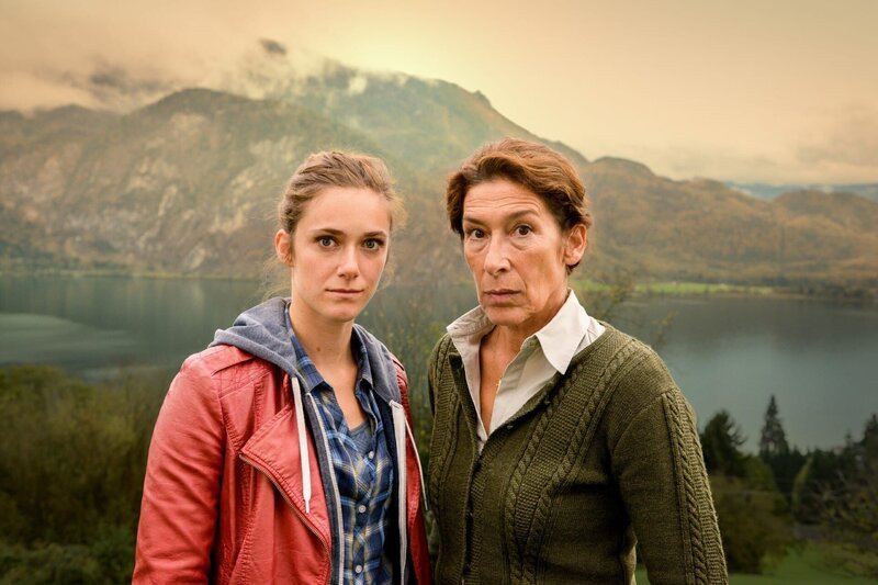 Pippa (Miriam Stein, l.), Julie (Adele Neuhauser) – Bild: RTL Crime