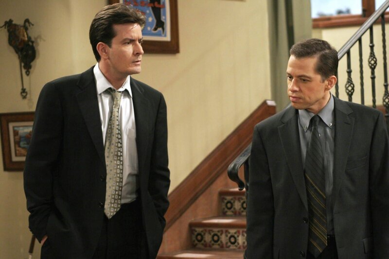 Charlie Sheen, Jon Cryer – Bild: PLURIMEDIA (Warner Bros)