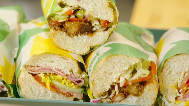 Das Motto von Subway ist „Eat Fresh“. Aber wie frisch sind die Sandwiches wirklich und wie gut sind sie für unsere Gesundheit? – Bild: ZDF und Markus Müller./​Markus Müller