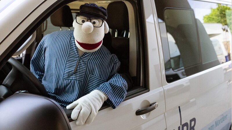 NORDDEUTSCHER RUNDFUNK De Noorden op Platt „Werner Momsen“ auf Tour © NDR/​Michael Uphoff, honorarfrei – Verwendung gemäß der AGB im engen inhaltlichen, redaktionellen Zusammenhang mit genannter NDR-Sendung und bei Nennung „Bild: NDR/​Michael Uphoff“ (S2). NDR Presse und Information/​Fotoredaktion, Tel: 040/​4156⁠–⁠2306 oder -2305, pressefoto@ndr.de – Bild: NDR/​Michael Uphoff /​ NDR Presse und Information