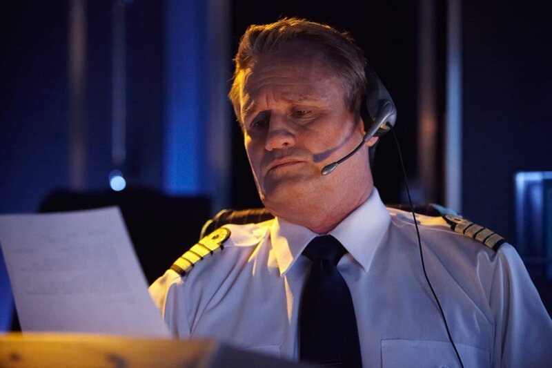 Nachdem der Airbus A330 kontinuierlich Daten über seinen Flug gesendet hatte, verschwand er plötzlich vom Radar. (Reenactment) – Bild: Darren Goldstein /​ Cineflix /​ Cineflix/​Darren Goldstein